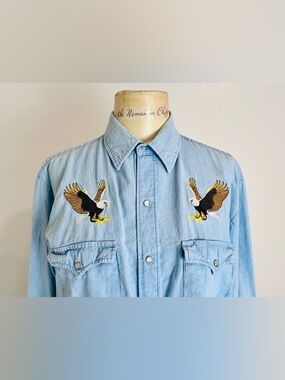 VTG 1990s Chambray Eagle Embroidered Western Pearl Snap Shirt